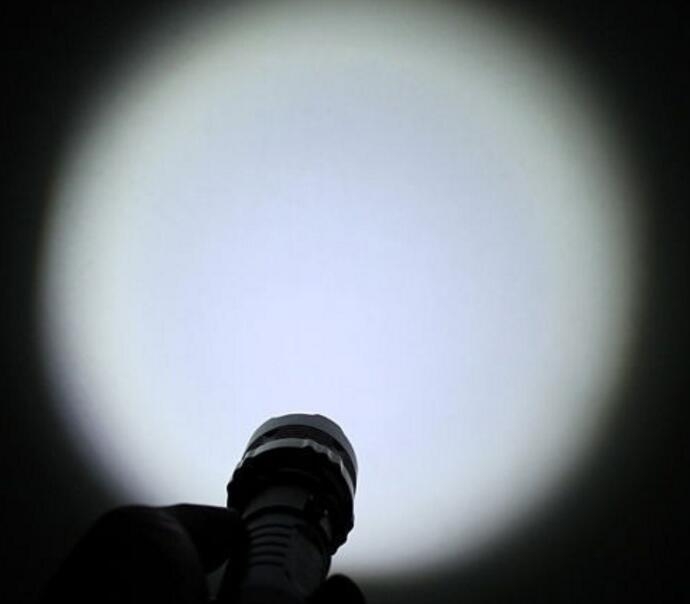 CREE Torch XML T6 LED Rechargeable Flashlight Torch 6000 Lumens 7 Modes Torch CREE Torch XML T6 LED Rechargeable Flashlight Torch 6000 Lumens 7 Modes Torch