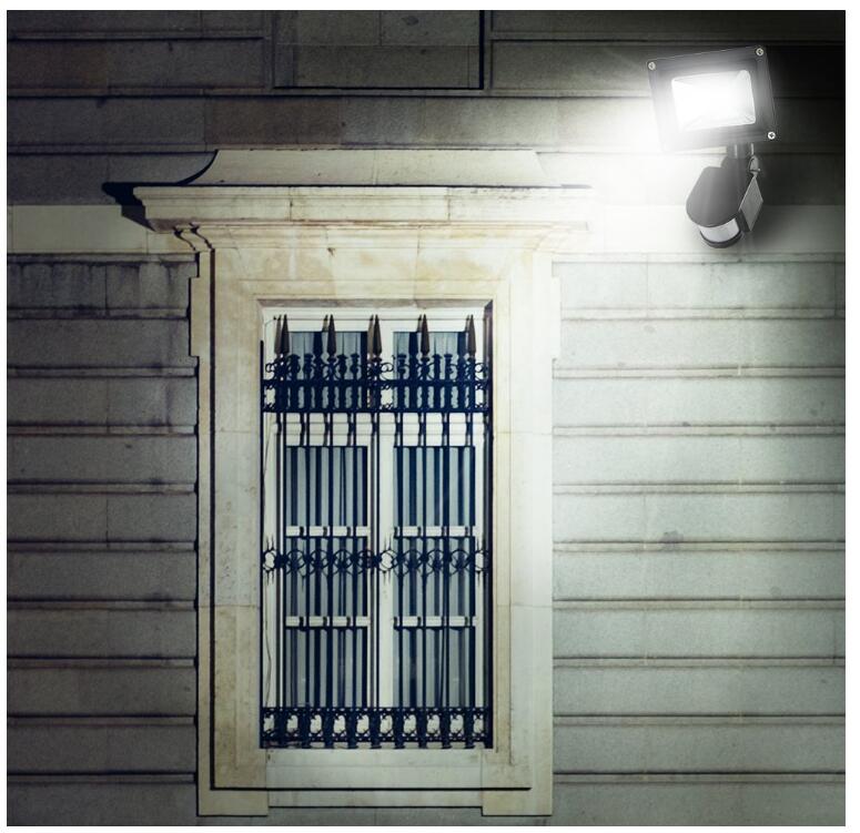 Lighting  Sensor Outdoor White LED Flood Light -10W