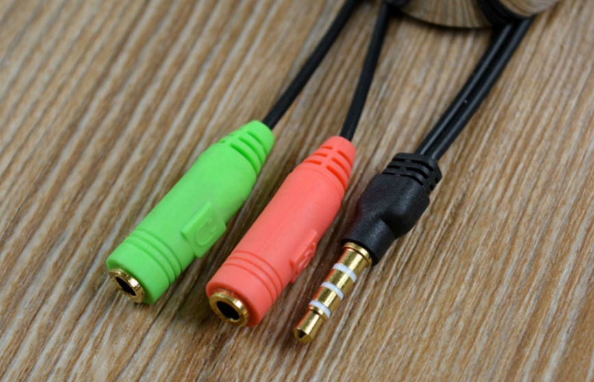 3.5mm Audio Microphone Earphones Adapter