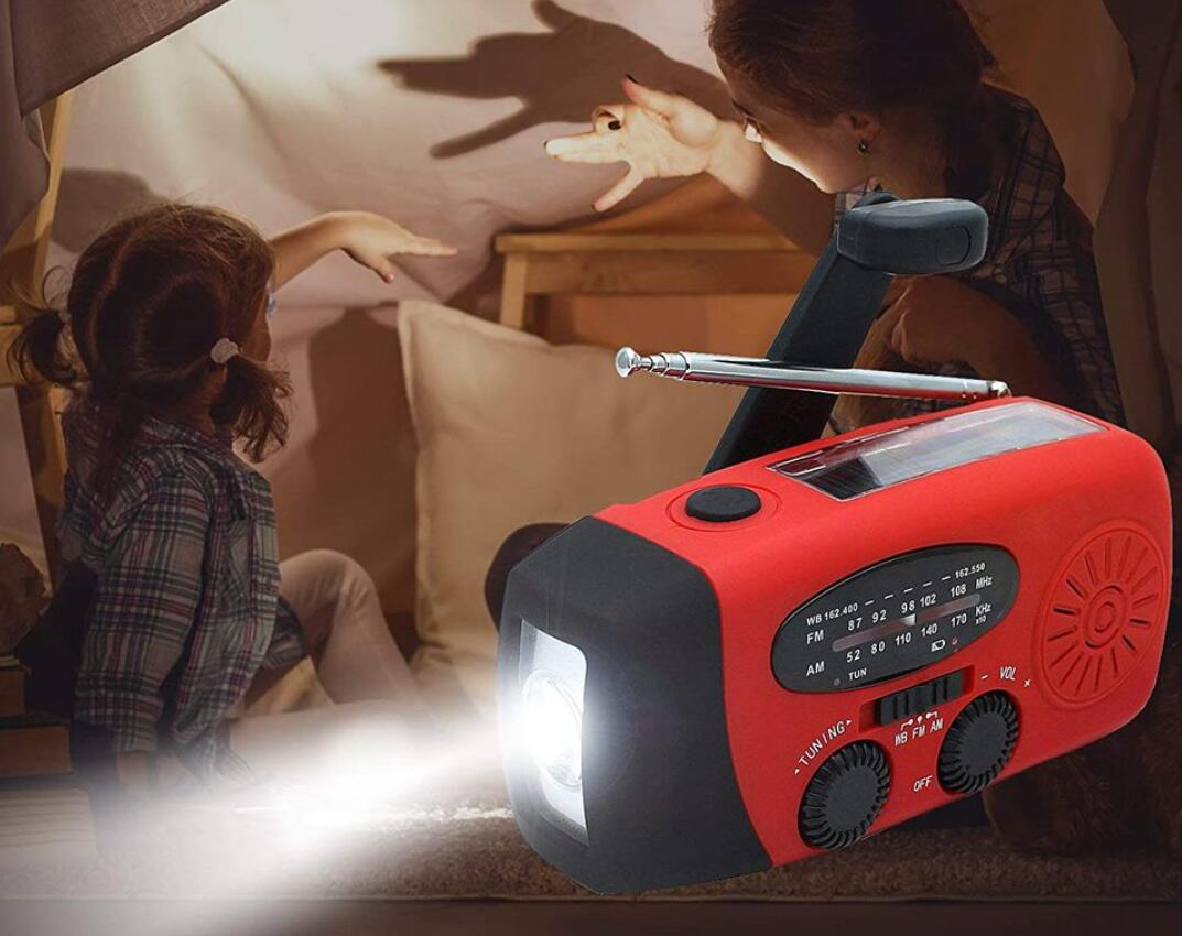 Emergency Solar Hand Crank AM/FM Radio Flashlight Emergency Solar Hand Crank AM/FM Radio Flashlight